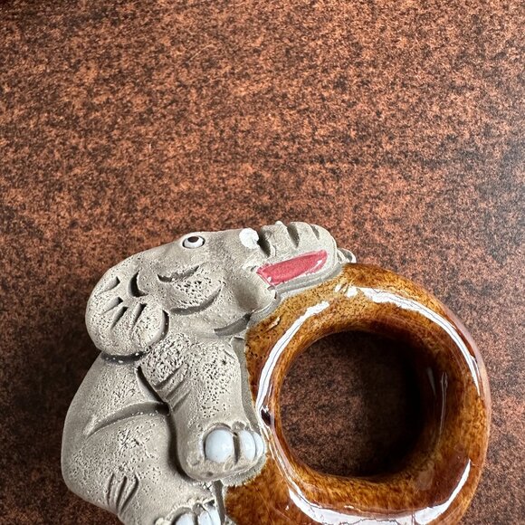 LEPS Peru Elephant Napkin Rings Ceramic Set of 4 - Picture 6 of 14